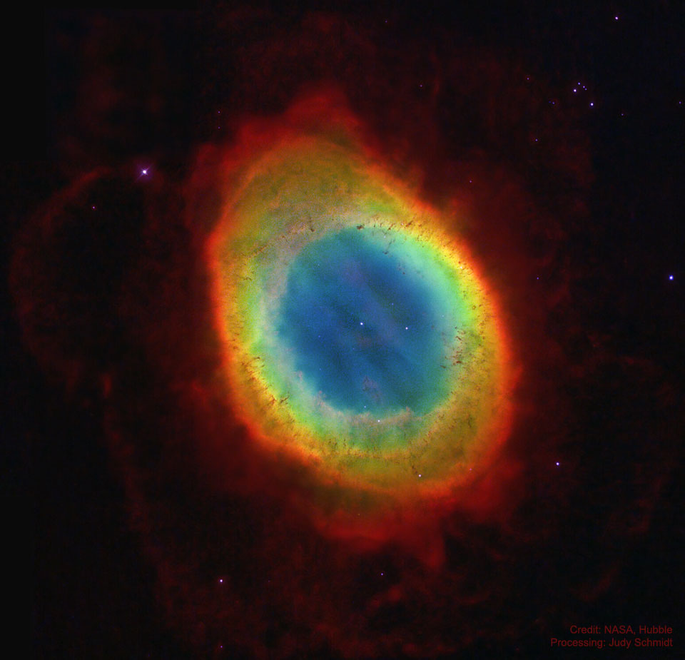 The picture shows M57, the Ring Nebula, as captured by the Hubble Space Telescope.
Please see the explanation for more detailed information.